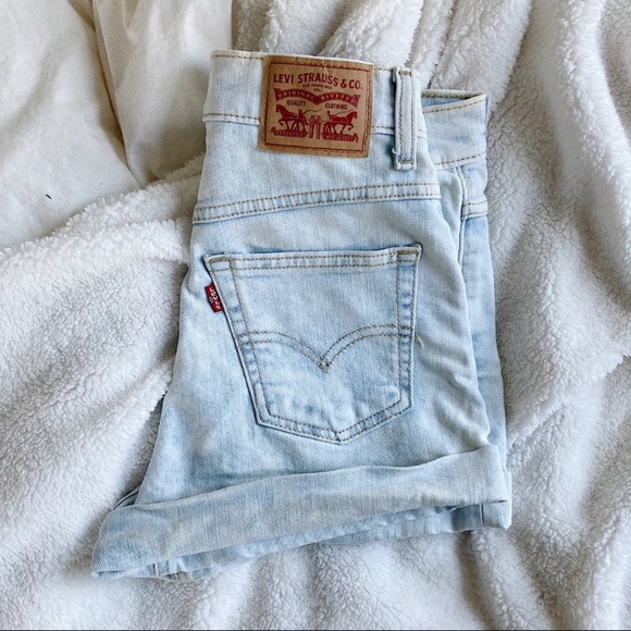 Levi's Pants - Levi’s Light Acid Wash Mom Shorts